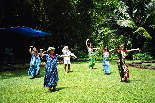 ReceptionHula1.jpg