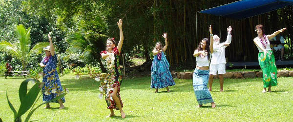 ReceptionHula5.jpg