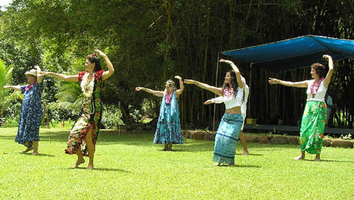 ReceptionHula7-sm.jpg